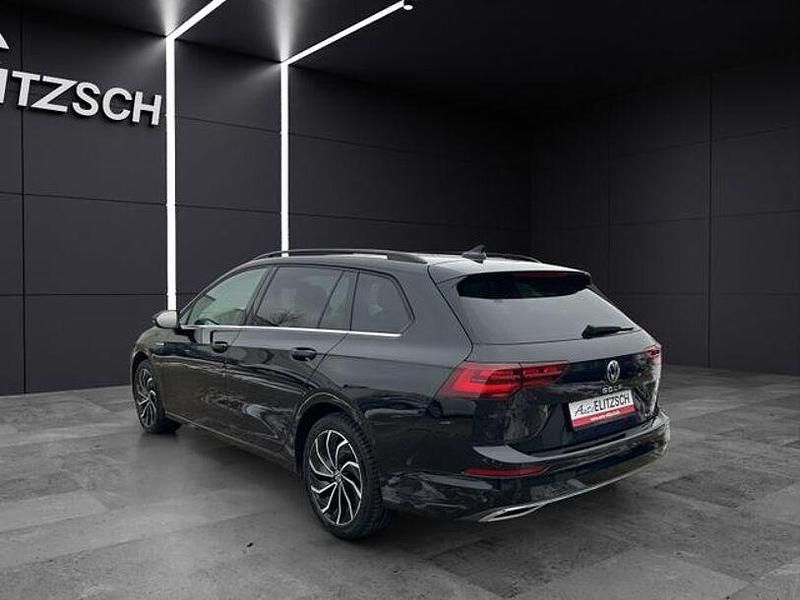 Gebraucht VW Golf VIII Style 190 PS (139 kW) 2022 Deep black perleffekt Kombi