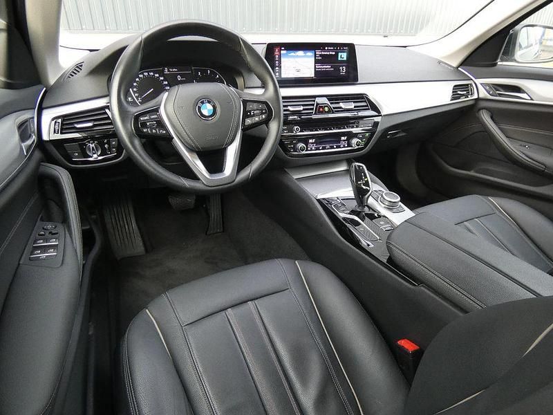 Gebraucht BMW 520 190 PS (139 kW) 2020 Black sapphire Limousine