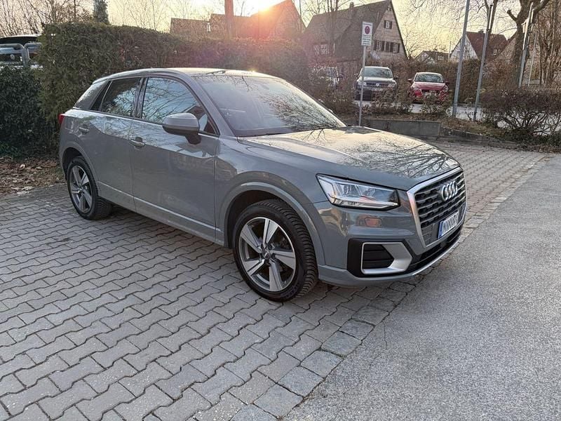 Gebraucht Audi Q2 Sport 150 PS (110 kW) 2020 Grau SUV