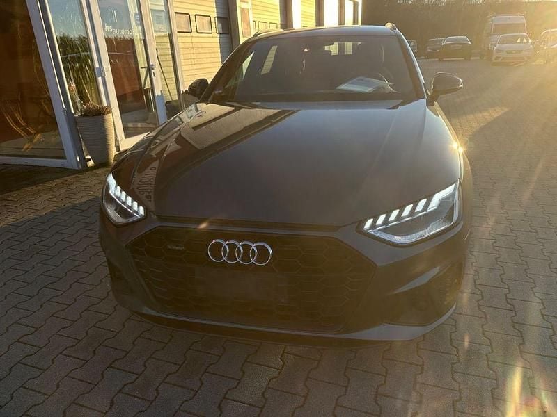 Gebraucht Audi A4 S-Line 204 PS (150 kW) 2024 Grau Limousine