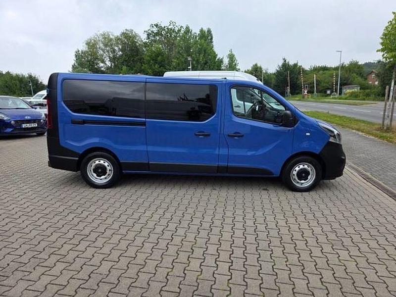 Gebraucht Opel Vivaro 129 PS (94 kW) 2017 Blau Van / Kleinbus
