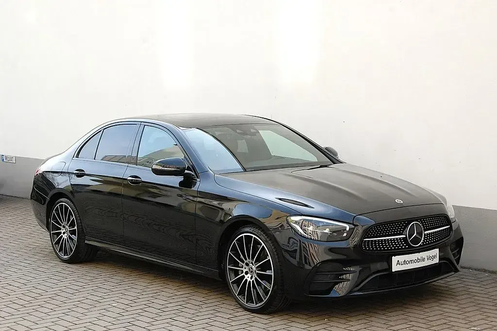 Gebraucht Mercedes E400 Sport 330 PS (242 kW) 2022 Obsidianschwarz  metalliclack Limousine