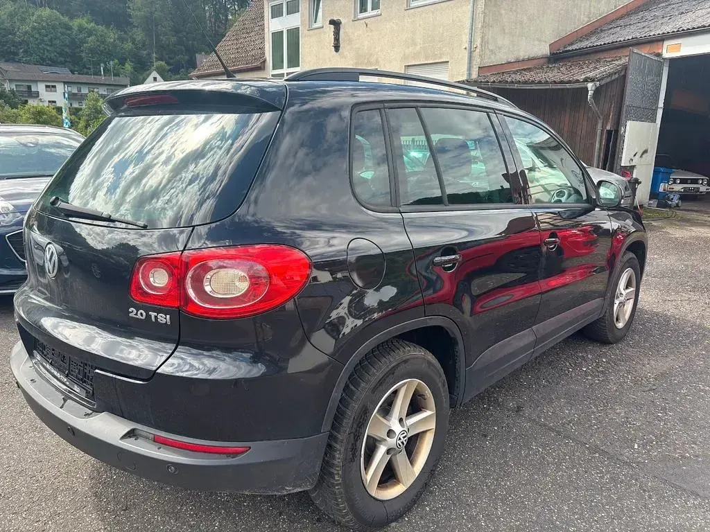 Gebraucht VW Tiguan Trendline 170 PS (125 kW) 2009 Schwarz SUV