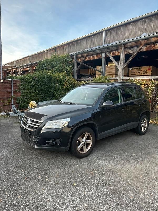 Schwarz Gebraucht 2010 VW Tiguan SUV | 3.700 € (Superpreis) - Bild 1/4