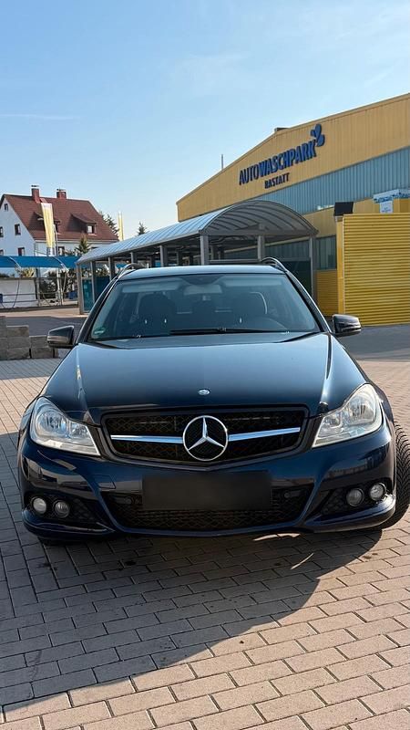 Gebraucht Mercedes C180 120 PS (88 kW) 2011 Blau Kombi