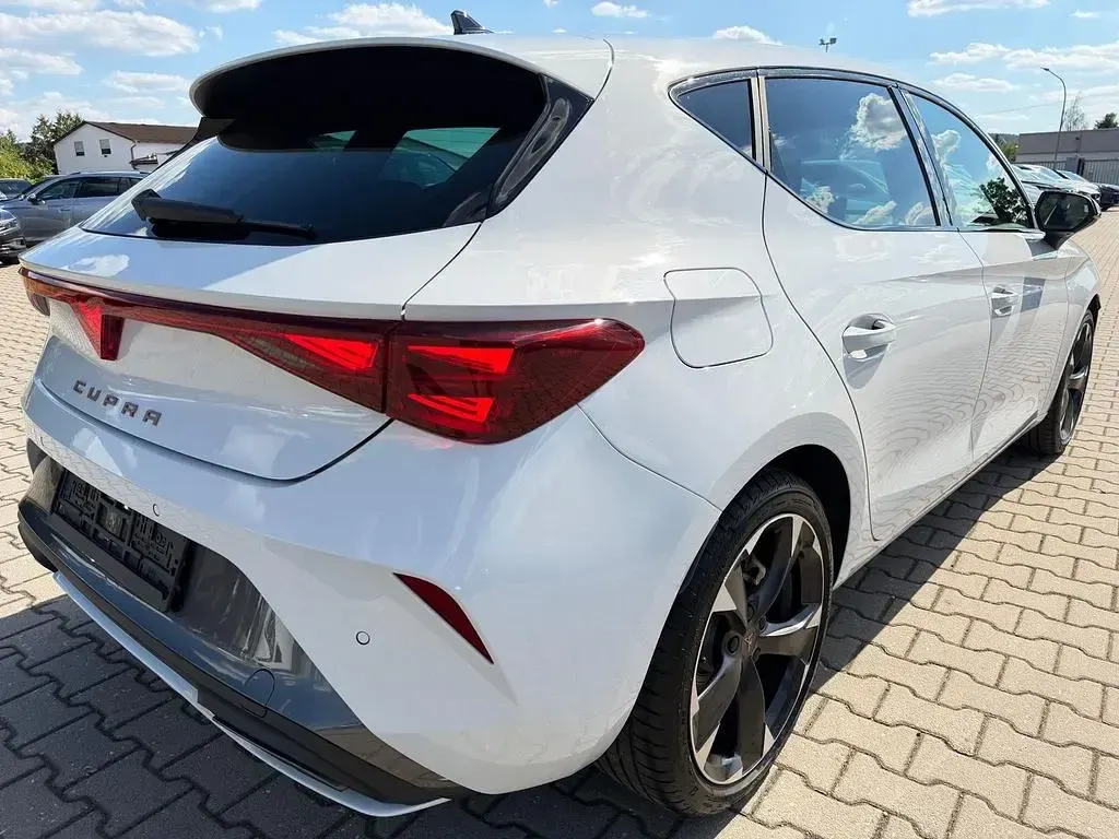 Gebraucht Cupra Leon 150 PS (110 kW) 2025 Weiß Limousine