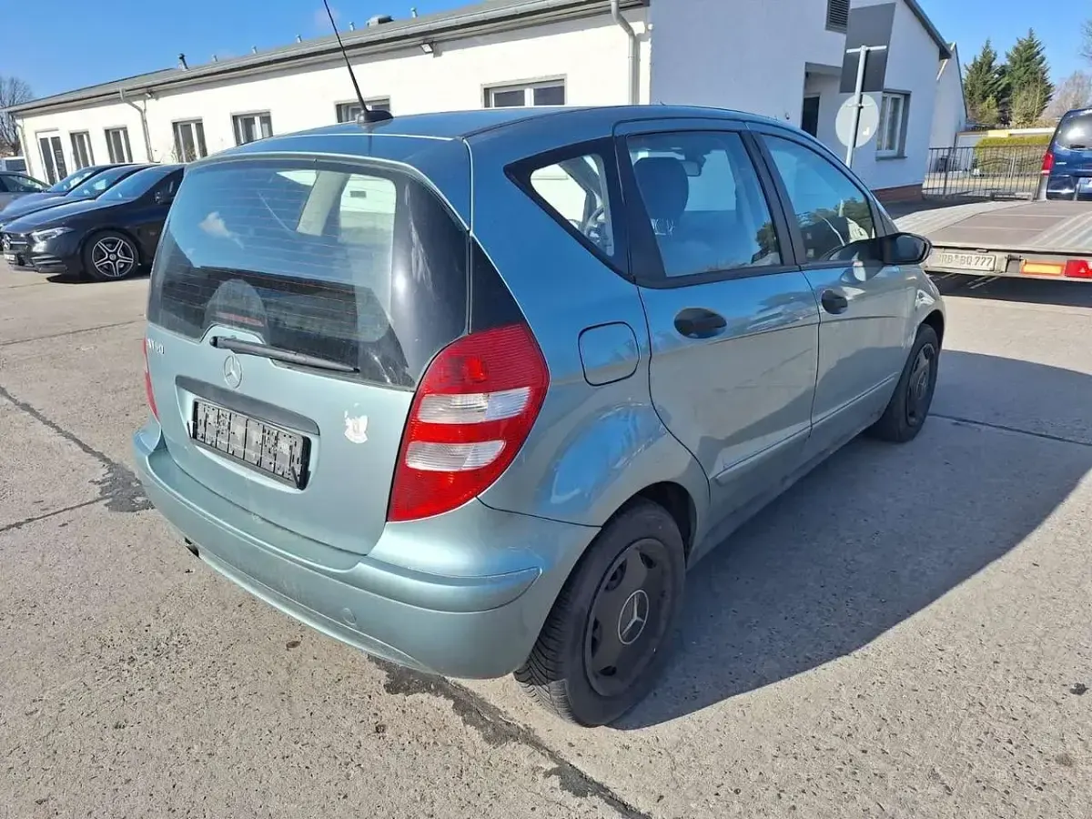 Gebraucht Mercedes A150 95 PS (69 kW) 2005 Quellblau Kleinwagen