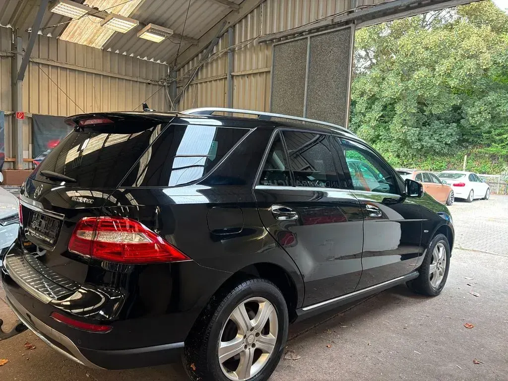 Gebraucht Mercedes ML350 258 PS (189 kW) 2012 Schwarz SUV