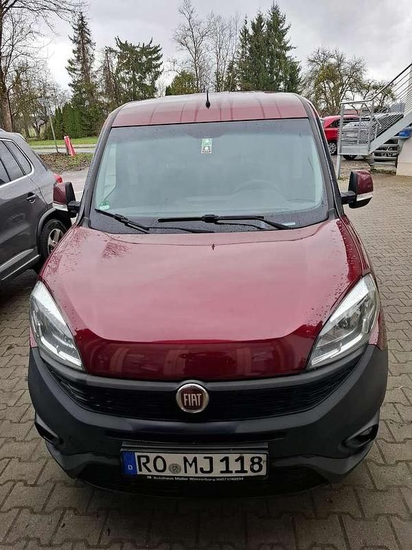 Gebraucht Fiat Doblò 105 PS (77 kW) 2015 Rot Van / Kleinbus