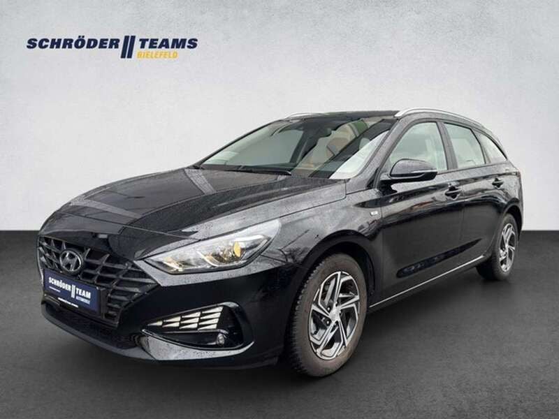 Abyss black Gebraucht 2024 Hyundai i30 Select Kombi | 21.190 € (Guter Preis) - Bild 1/4