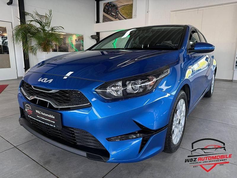 Second-hand Kia Ceed 101 CP (74 kW) 2024 Albastru Hatchback