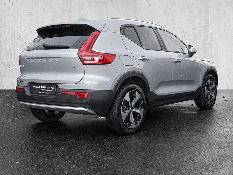 Gebraucht Volvo XC40 Core 163 PS (119 kW) 2024 Silver dawn / metallic SUV