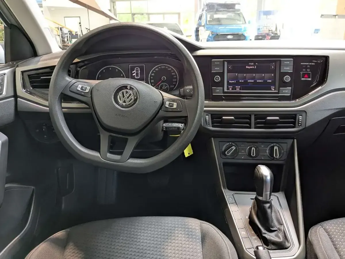 Gebraucht VW Polo Comfortline 95 PS (69 kW) 2017 Reflexsilbermetallic Kleinwagen