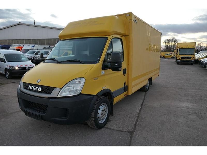 Gelb Gebraucht 2011 Iveco Daily Van | 7.378 € (Fairer Preis) - Bild 1/4