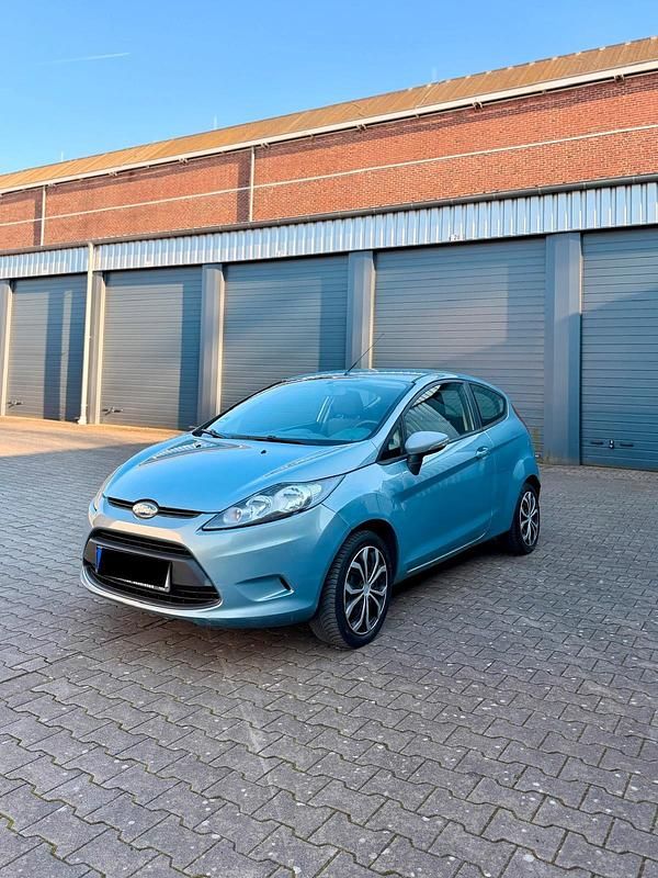 Gebraucht Ford Fiesta 82 PS (60 kW) 2009 Grau Kleinwagen