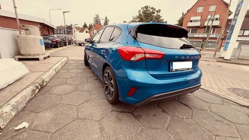 Gebraucht Ford Focus ST-Line 120 PS (88 kW) 2018 Blau Limousine
