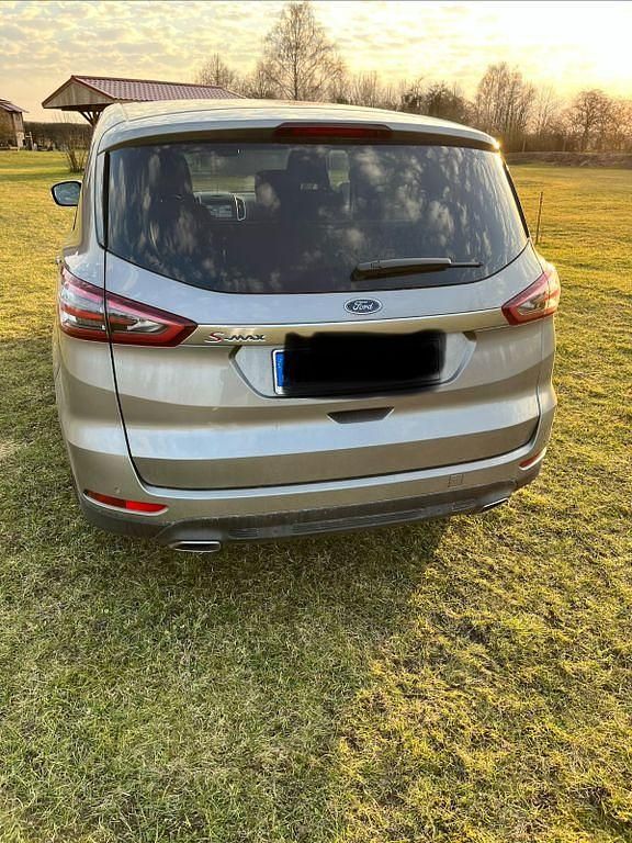 Gebraucht Ford S-MAX Titanium 180 PS (132 kW) 2017 Beige Van / Kleinbus