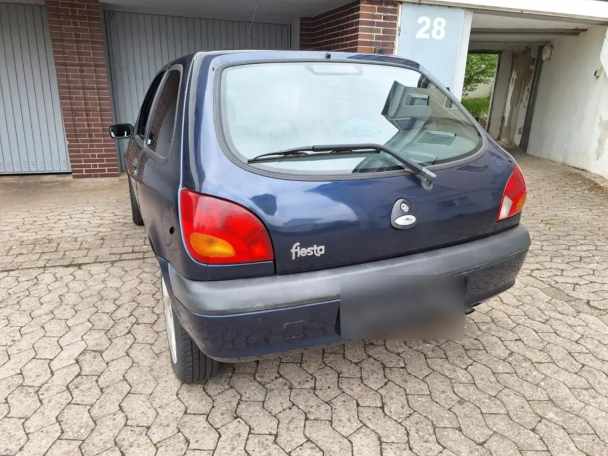 Gebraucht Ford Fiesta 60 PS (44 kW) 2002 Violet Kleinwagen