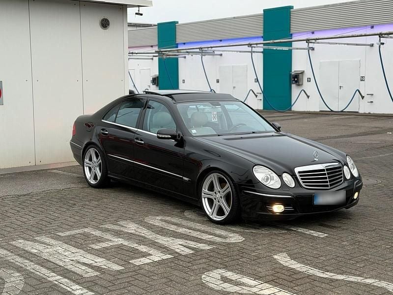 Second-hand Mercedes E320 224 CP (164 kW) 2007 Negru Berlinǎ