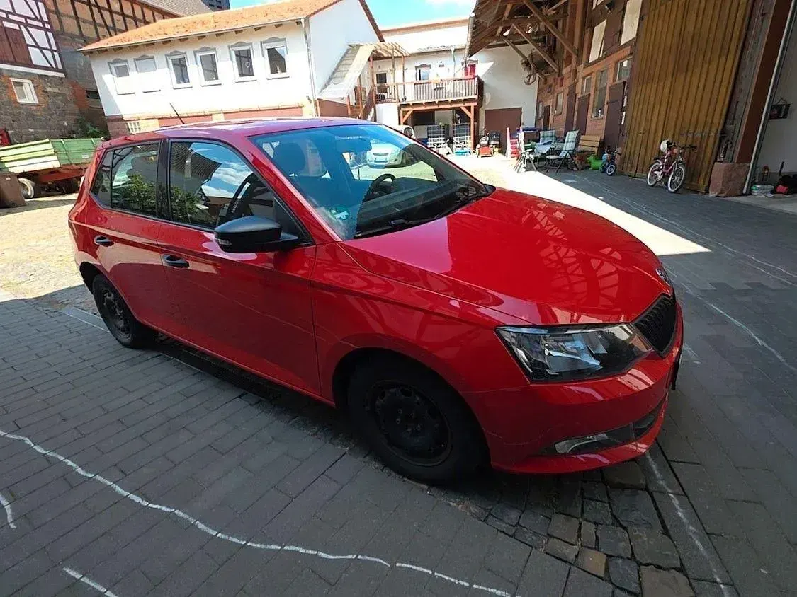 Gebraucht Skoda Fabia Active 75 PS (55 kW) 2016 Rot Limousine