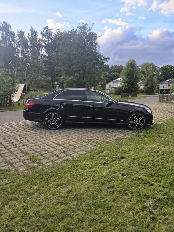 Gebraucht Mercedes E250 Avantgarde 204 PS (150 kW) 2012 Limousine