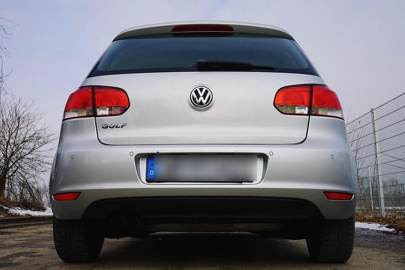 Gebraucht VW Golf VI 122 PS (89 kW) 2011 Silber Kleinwagen