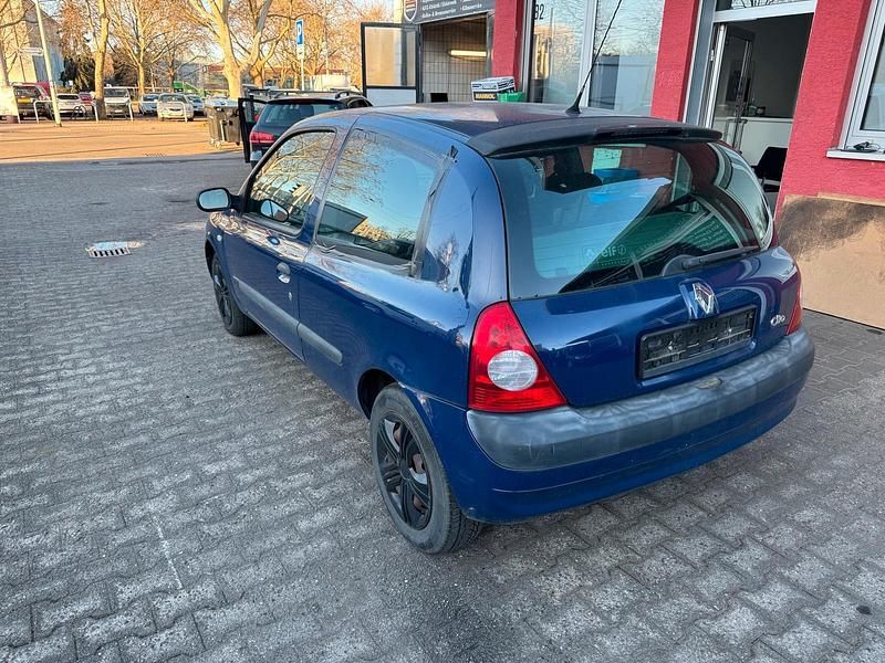 Gebraucht Renault Clio II 60 PS (44 kW) 2004 Blau Kleinwagen