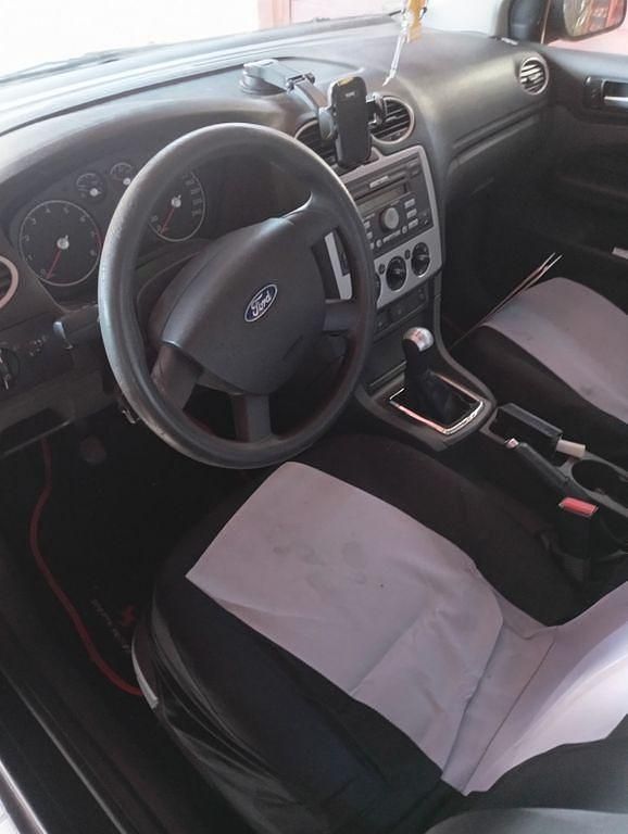 Schwarz Gebraucht 2006 Ford Focus Limousine | 790 € (Superpreis) - Bild 1/3