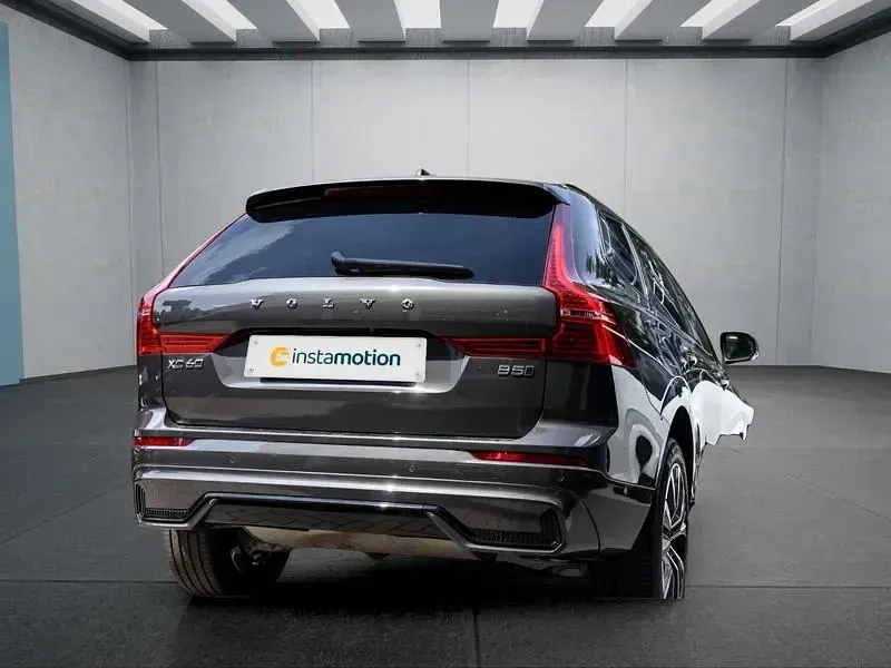 Gebraucht Volvo XC60 Plus 250 PS (183 kW) 2025 Grau SUV