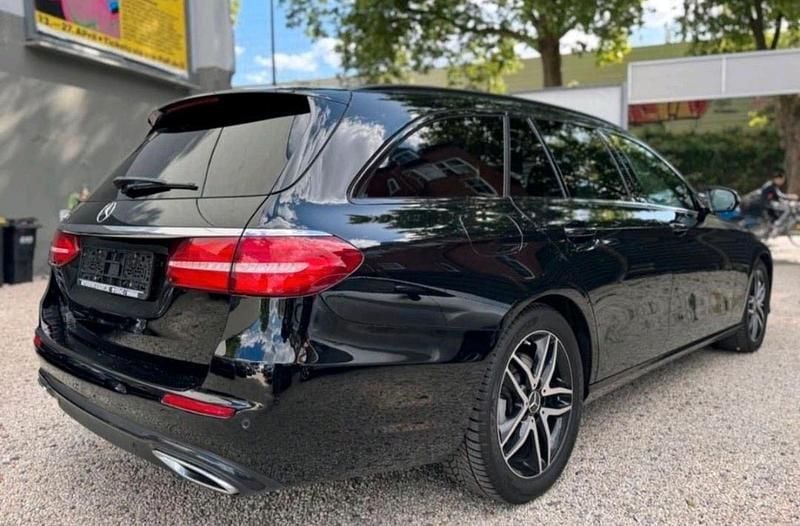Gebraucht Mercedes E350 256 PS (188 kW) 2018 Schwarz Kombi