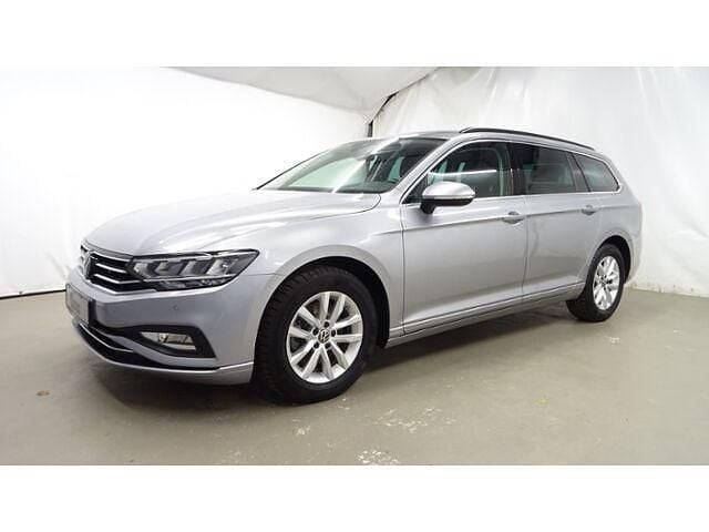 Gebraucht VW Passat Business 150 PS (110 kW) 2024 Pyritsilber metallic Kombi