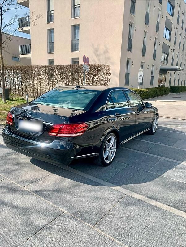 Gebraucht Mercedes E400 333 PS (244 kW) 2014 Schwarz Limousine