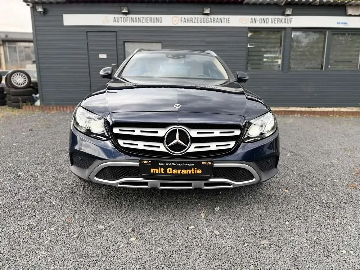 Gebraucht Mercedes E400 340 PS (250 kW) 2019 Blau Limousine