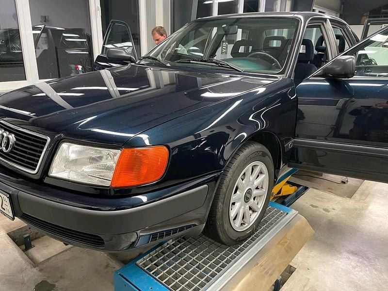 Gebraucht Audi 100 133 PS (97 kW) 1990 Blau Limousine