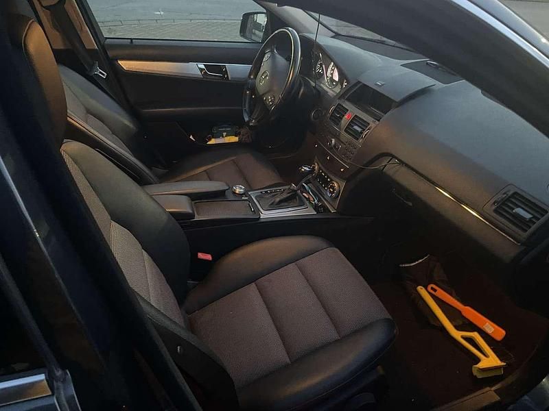 Gebraucht Mercedes C200 Avantgarde 184 PS (135 kW) 2010 Grau Kombi