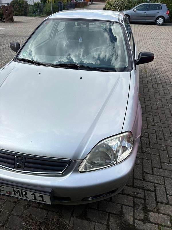 Silber Gebraucht 2000 Honda Civic Kleinwagen | 2.300 € (Guter Preis) - Bild 1/4