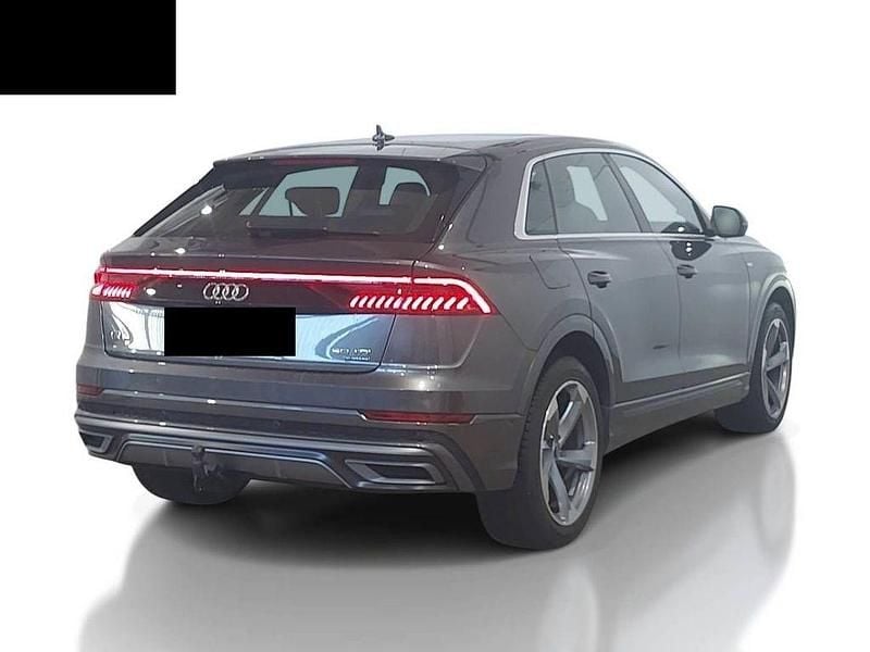 Gebraucht Audi Q8 S-Line 286 PS (210 kW) 2022 Daytonagrau (metallic) SUV