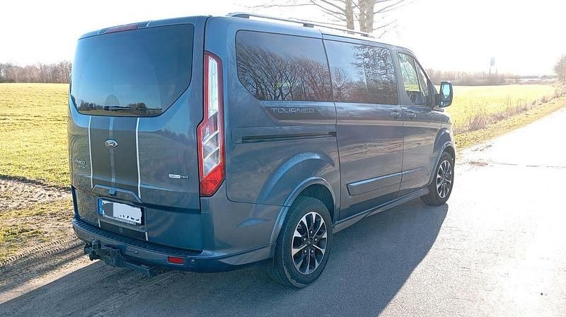 Gebraucht Ford Tourneo 185 PS (136 kW) 2021 Blau Van / Kleinbus