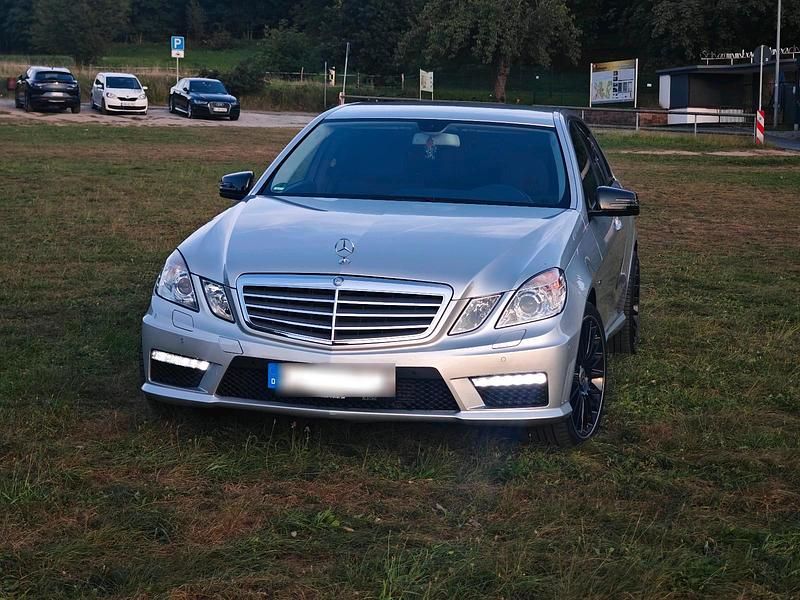 Gebraucht Mercedes E200 AMG 184 PS (135 kW) 2010 Silber Limousine