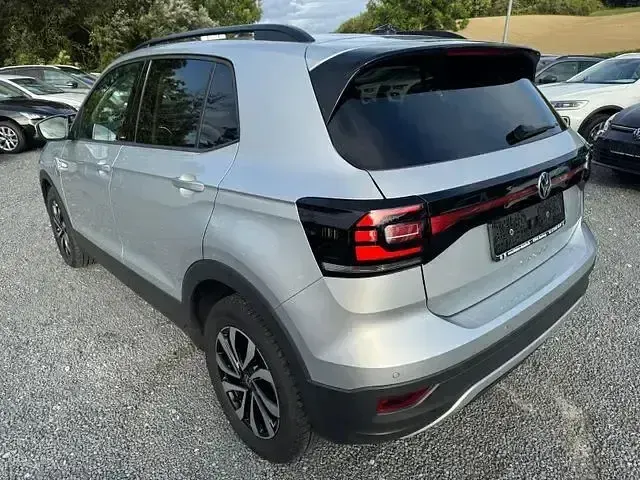 Używany VW T-Cross Active 150 KM (110 kW) 2022 Srebrny SUV
