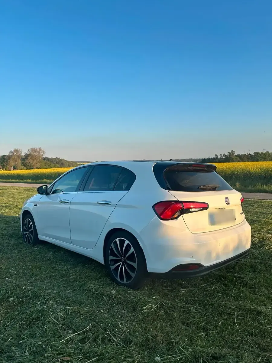 Gebraucht Fiat Tipo 120 PS (88 kW) 2016 Weiß Kleinwagen