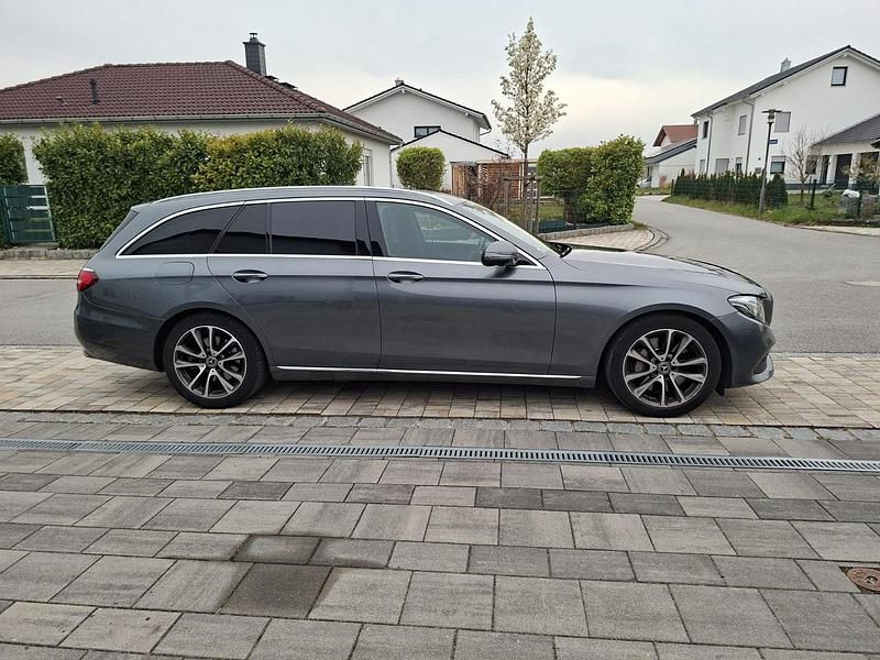 Usata Mercedes E350 258 CV (189 kW) 2017 Grigio Station wagon