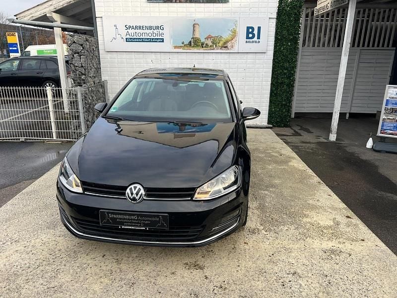 Deep black perleffekt Gebraucht 2016 VW Golf VII Kleinwagen | 13.449 € (Guter Preis) - Bild 1/4