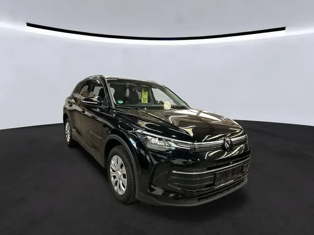 Gebraucht VW Tiguan 150 PS (110 kW) 2026 Schwarz SUV