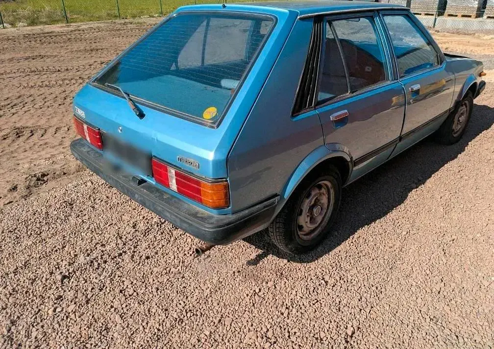 Gebraucht Mazda 323 60 PS (44 kW) 1981 Blau Limousine