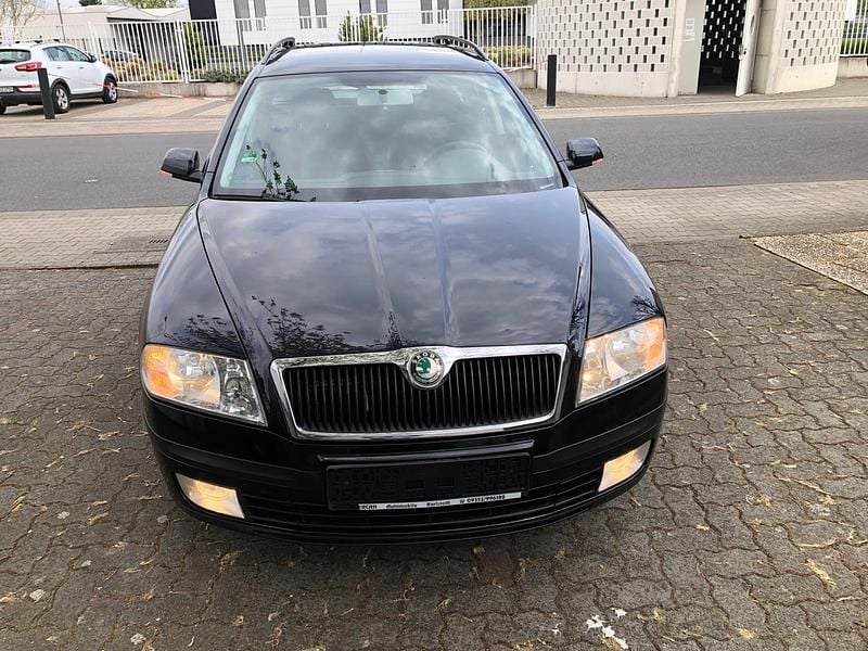 Second-hand Skoda Octavia 160 CP (117 kW) 2010 Negru Break