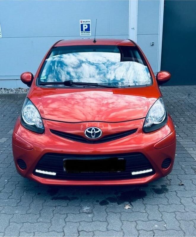 Orange Gebraucht 2012 Toyota Aygo Kleinwagen | 3.400 € (Guter Preis) - Bild 1/4