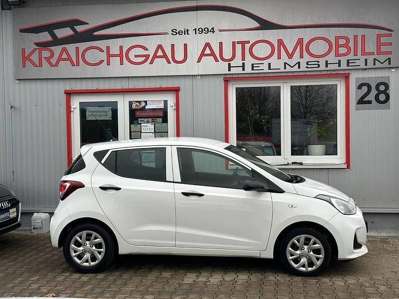 Gebraucht Hyundai i10 67 PS (49 kW) 2019 Weiß Kleinwagen