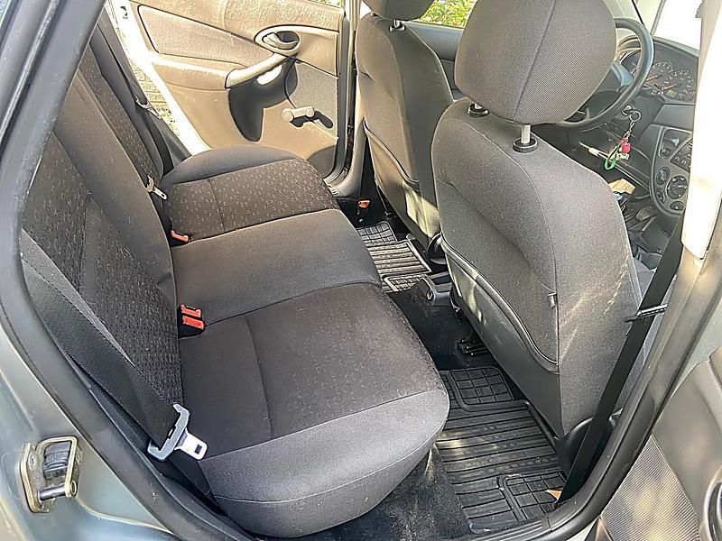 Gebraucht Ford Focus 101 PS (74 kW) 2003 Silber Limousine