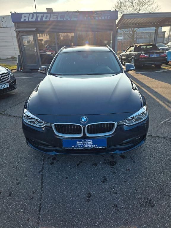 Gebraucht BMW 320 Advantage 163 PS (119 kW) 2016 Blau Kombi